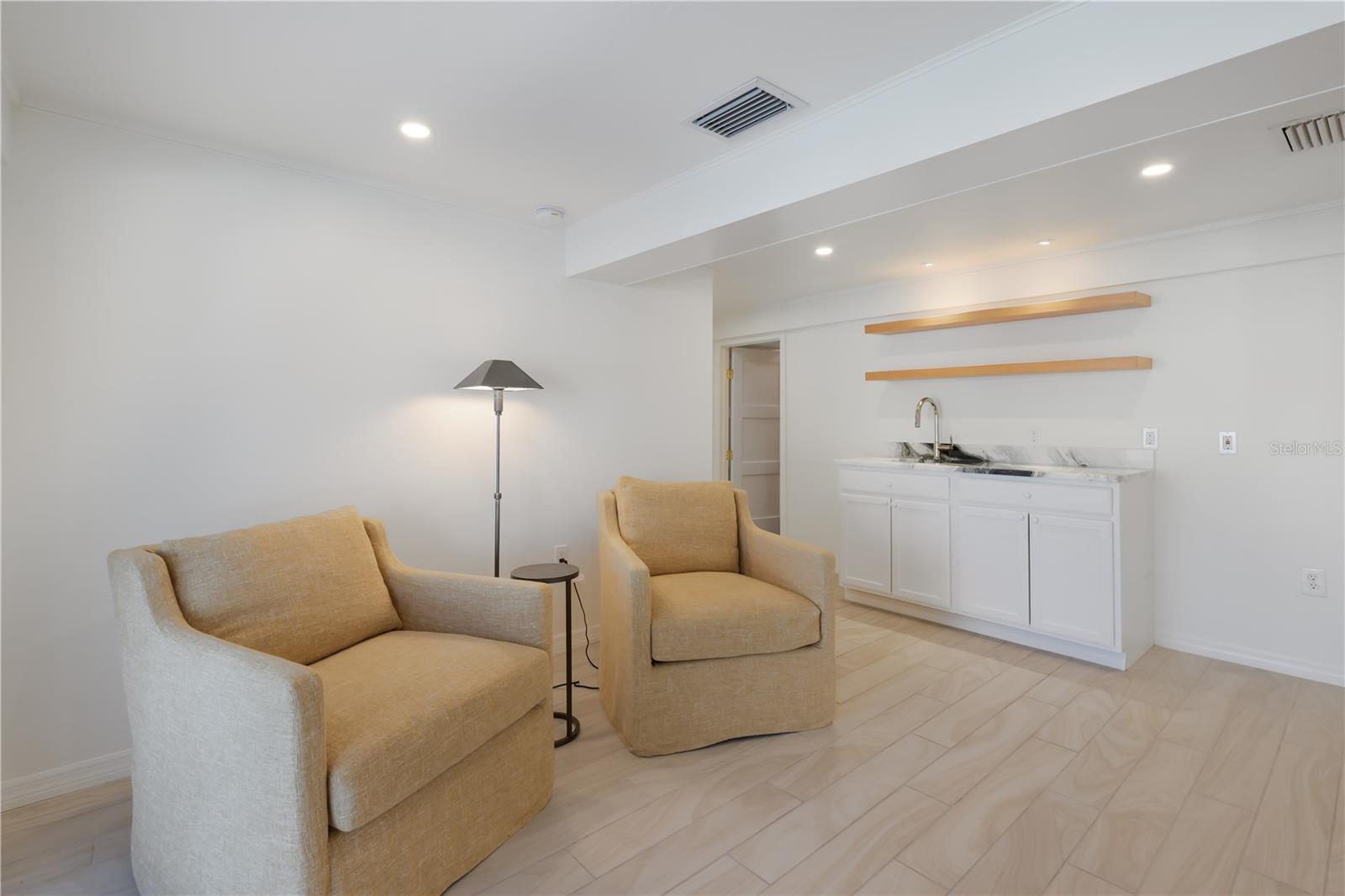 Image 31 of 49 For 204 Waterways Avenue