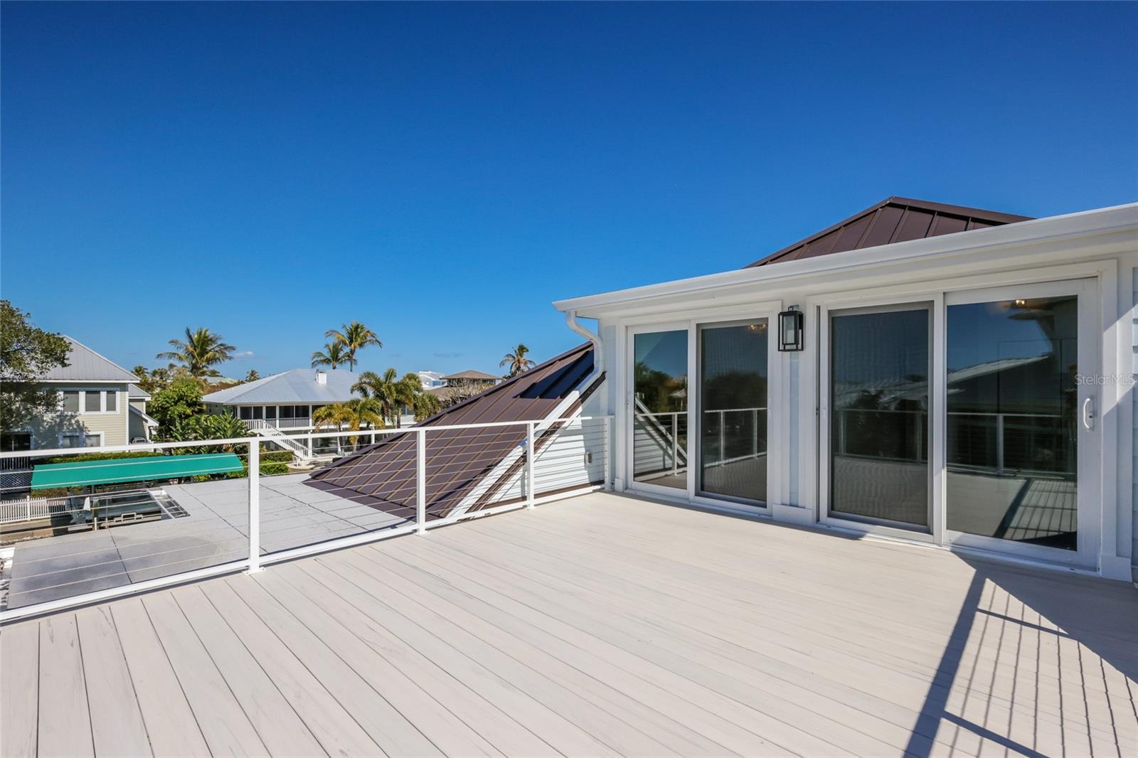 Image 42 of 49 For 204 Waterways Avenue