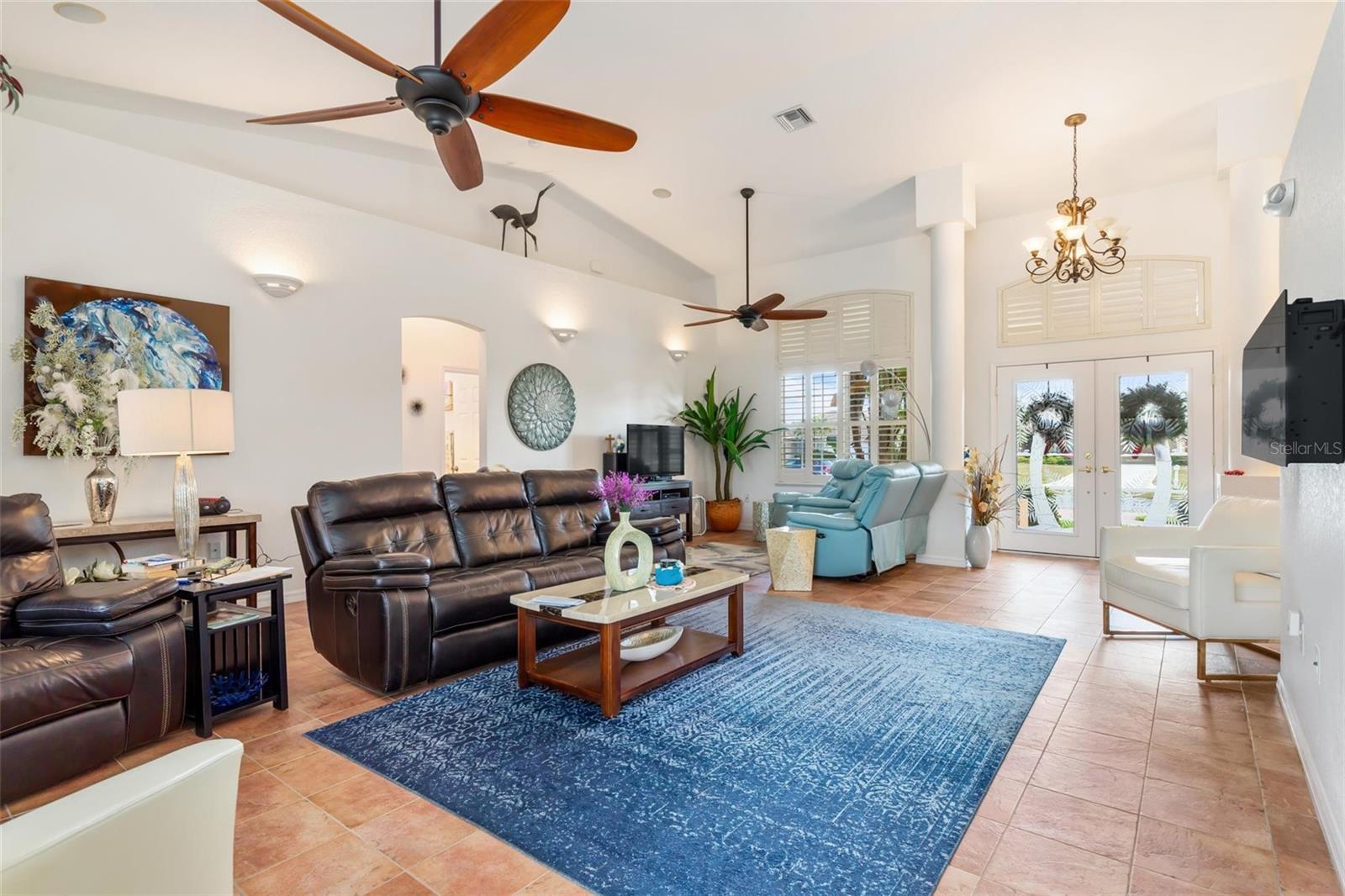 Image 6 of 46 For 245 Rotonda Boulevard N