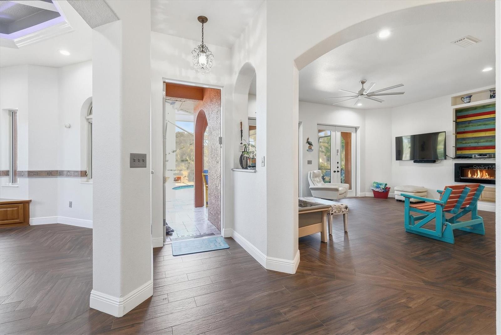 Image 17 of 99 For 1631 Maria Street