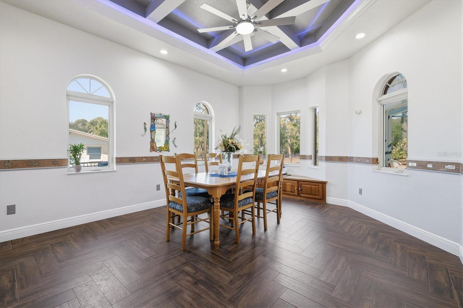 Image 18 of 99 For 1631 Maria Street