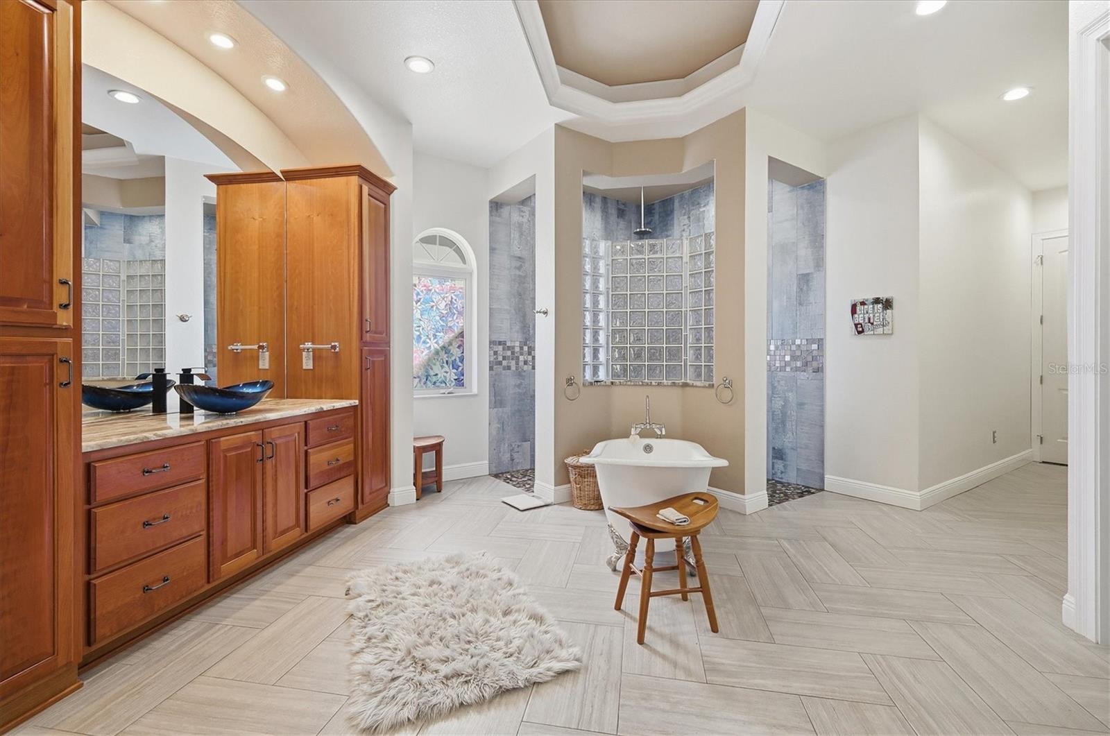 Image 42 of 99 For 1631 Maria Street