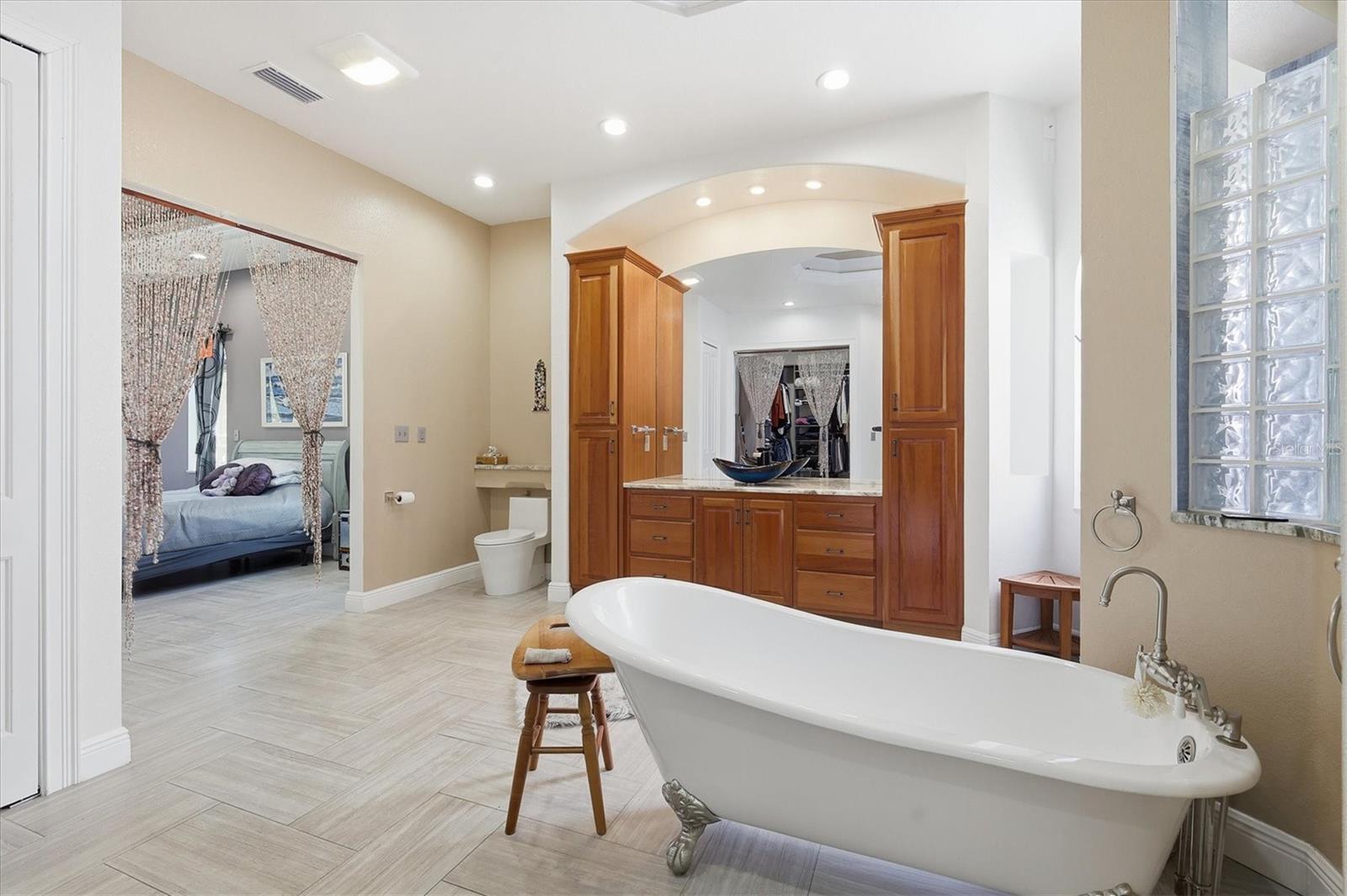 Image 43 of 99 For 1631 Maria Street