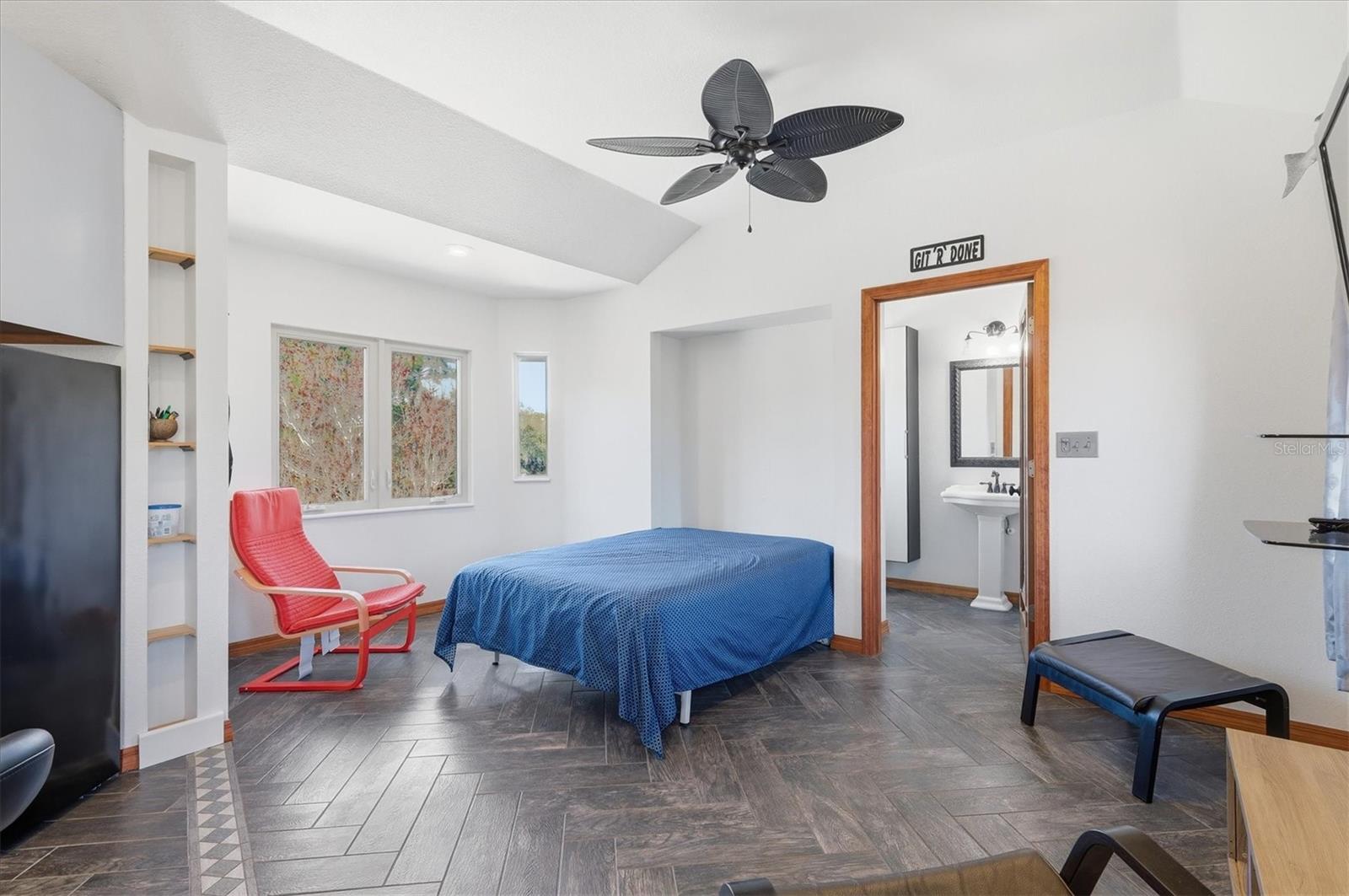 Image 52 of 99 For 1631 Maria Street