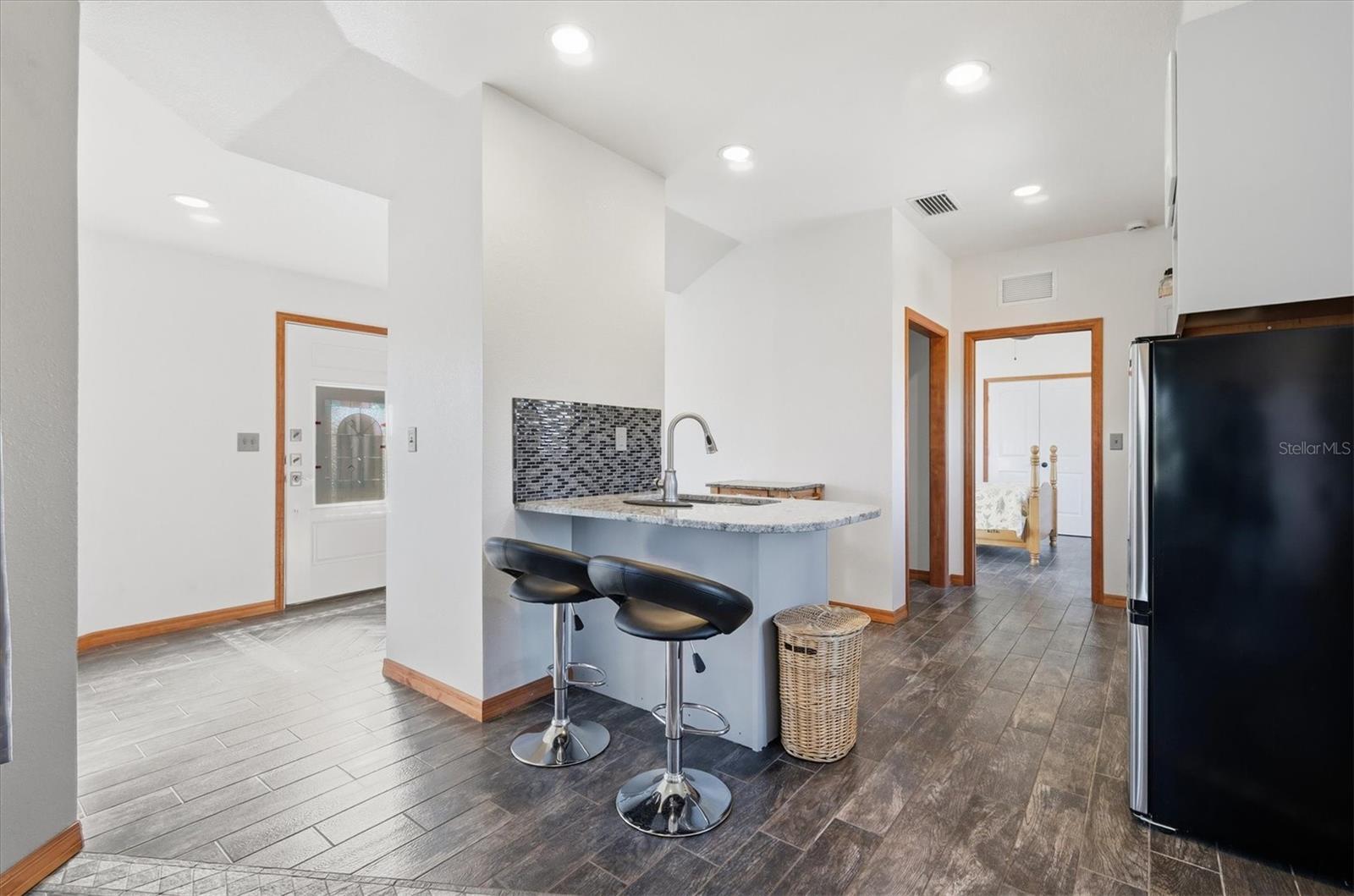 Image 58 of 99 For 1631 Maria Street