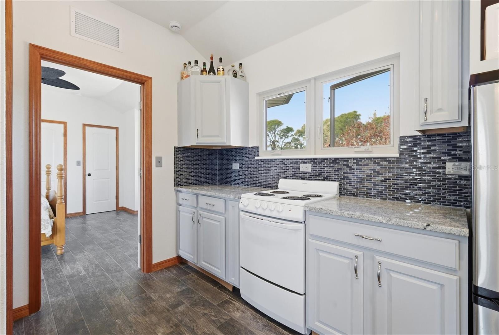 Image 62 of 99 For 1631 Maria Street