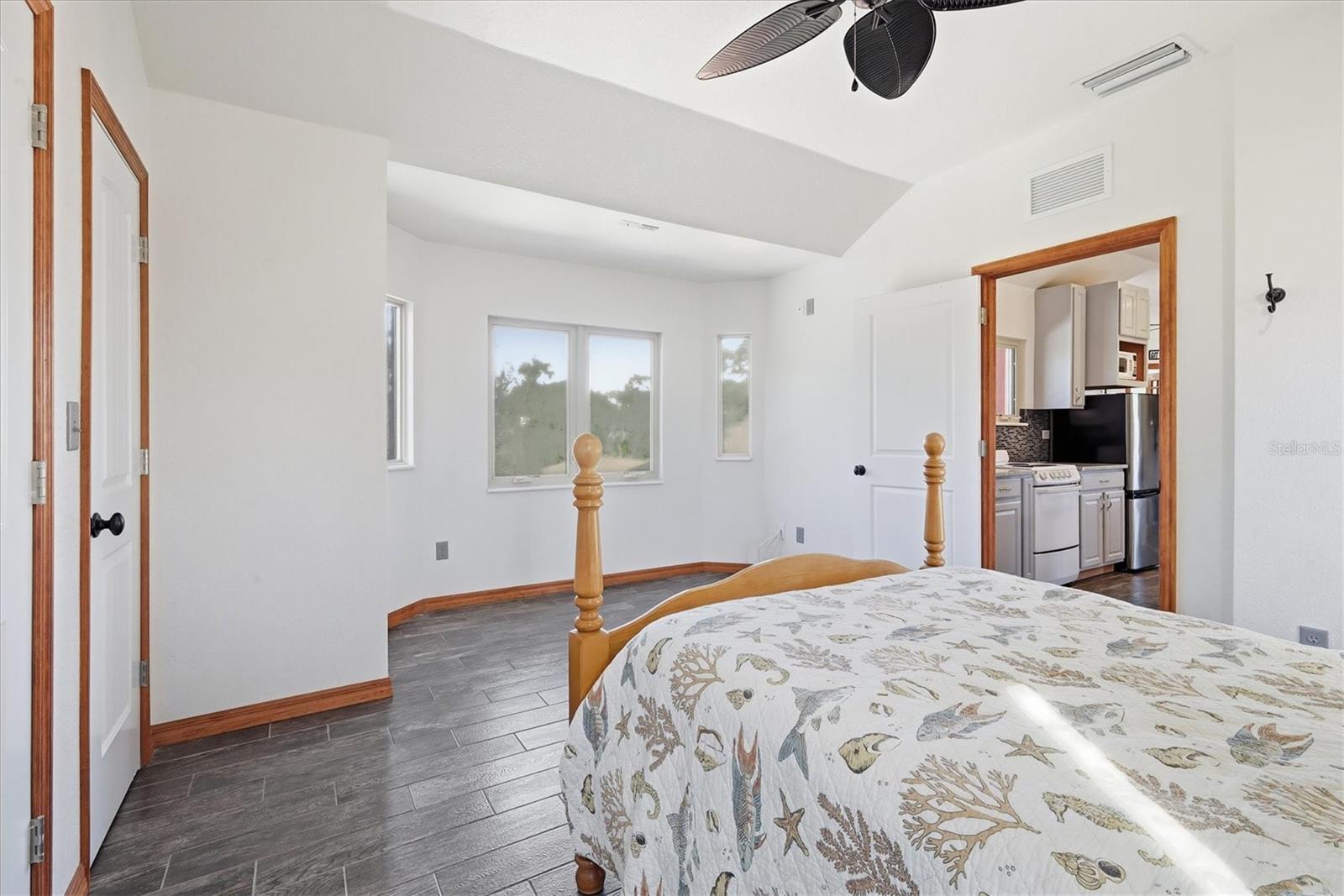 Image 64 of 99 For 1631 Maria Street