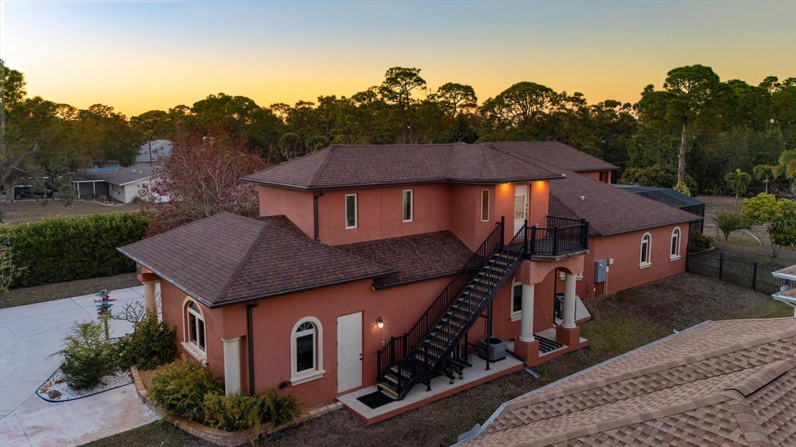 Image 77 of 99 For 1631 Maria Street