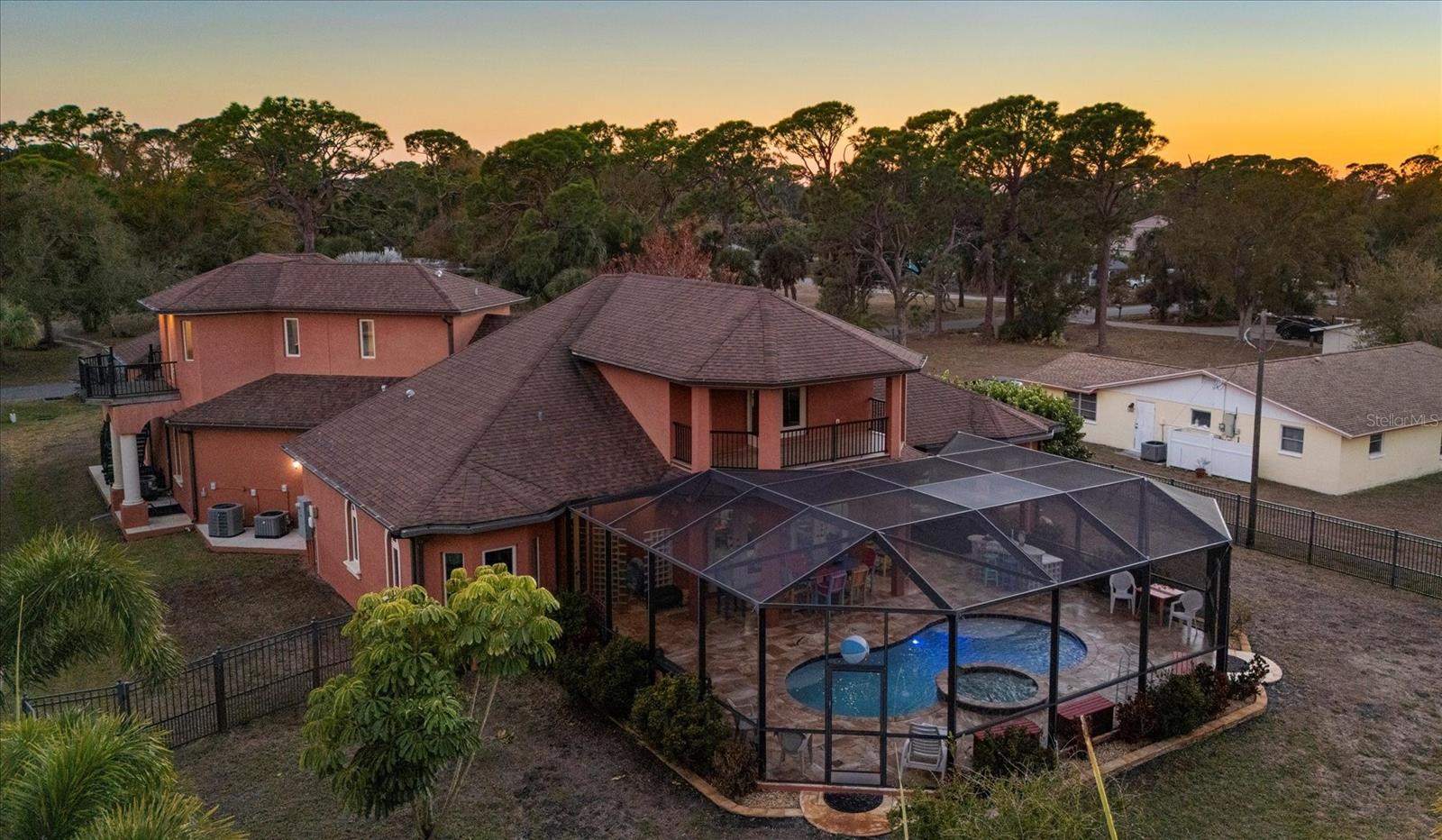 Image 78 of 99 For 1631 Maria Street