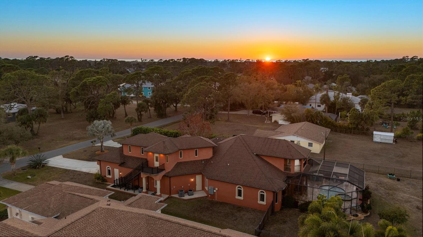 Image 79 of 99 For 1631 Maria Street