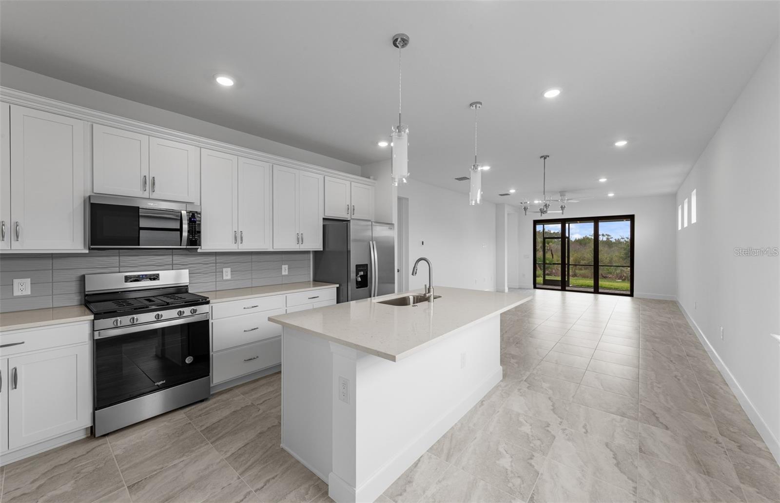 Image 4 of 13 For 18928 Indian Rock Place