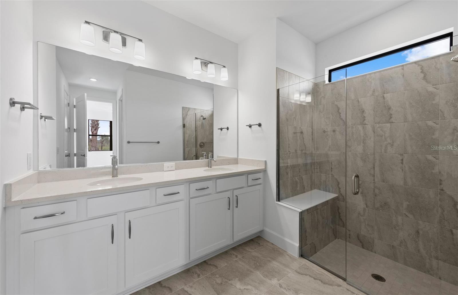 Image 6 of 13 For 18928 Indian Rock Place