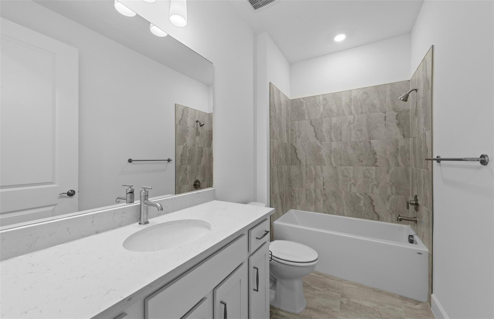 Image 7 of 13 For 18928 Indian Rock Place