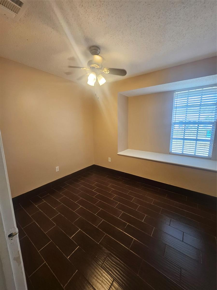 Image 11 of 31 For 1225 Armsdale Avenue