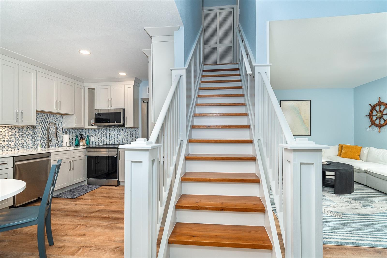 Image 21 of 57 For 6005 Beach Road 16