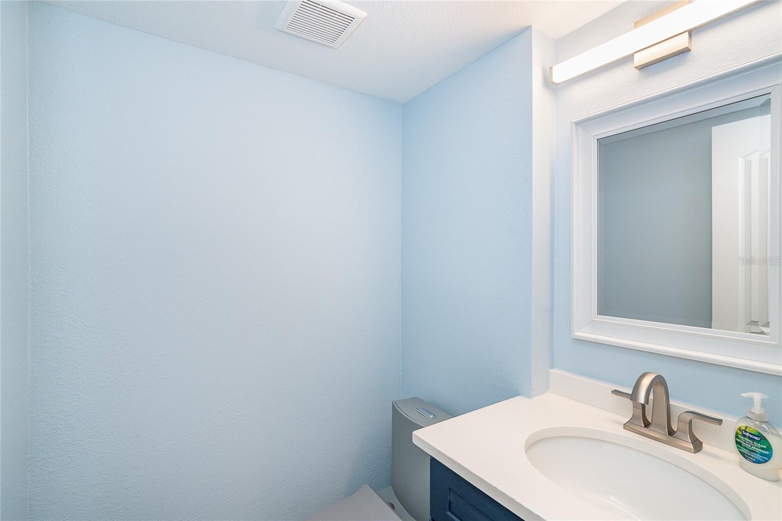 Image 30 of 57 For 6005 Beach Road 16