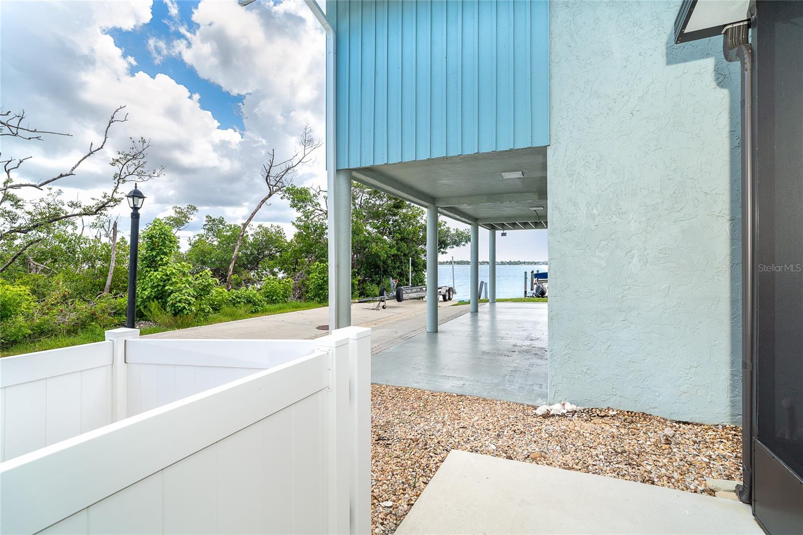 Image 37 of 57 For 6005 Beach Road 16