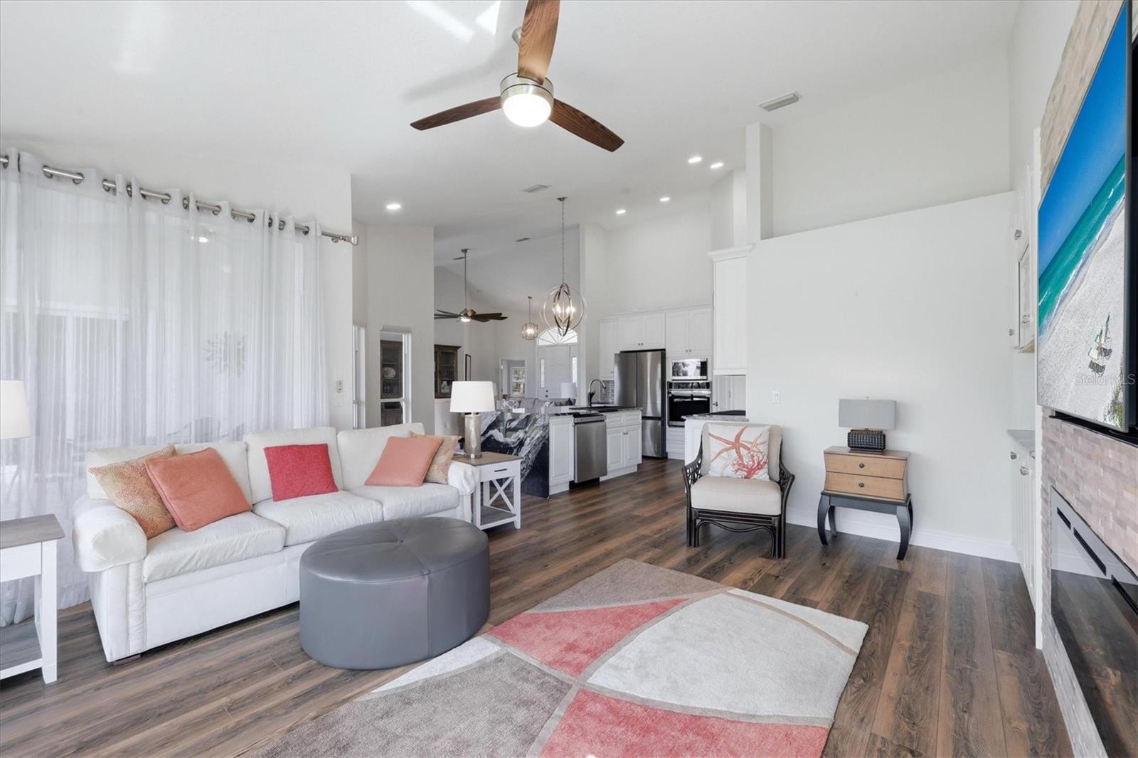 Image 13 of 93 For 14402 Bridgeview Lane