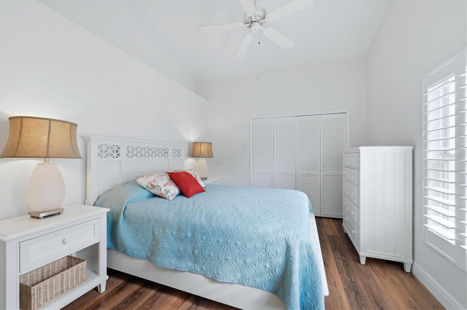 Image 28 of 93 For 14402 Bridgeview Lane