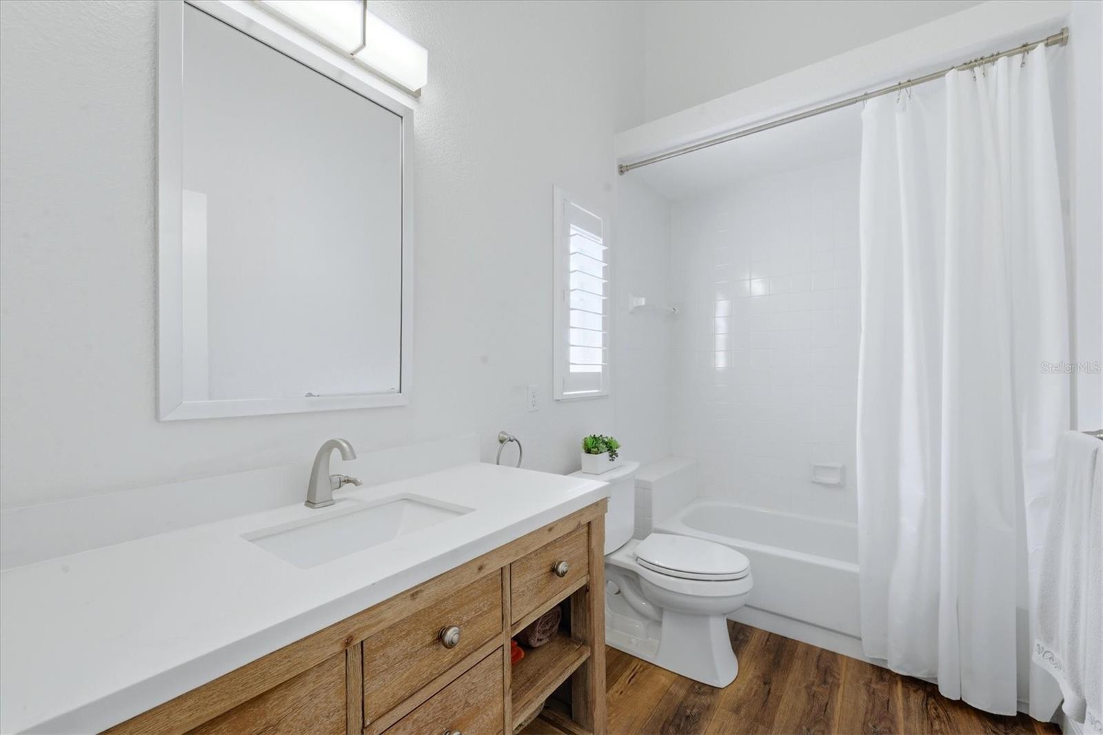 Image 38 of 93 For 14402 Bridgeview Lane