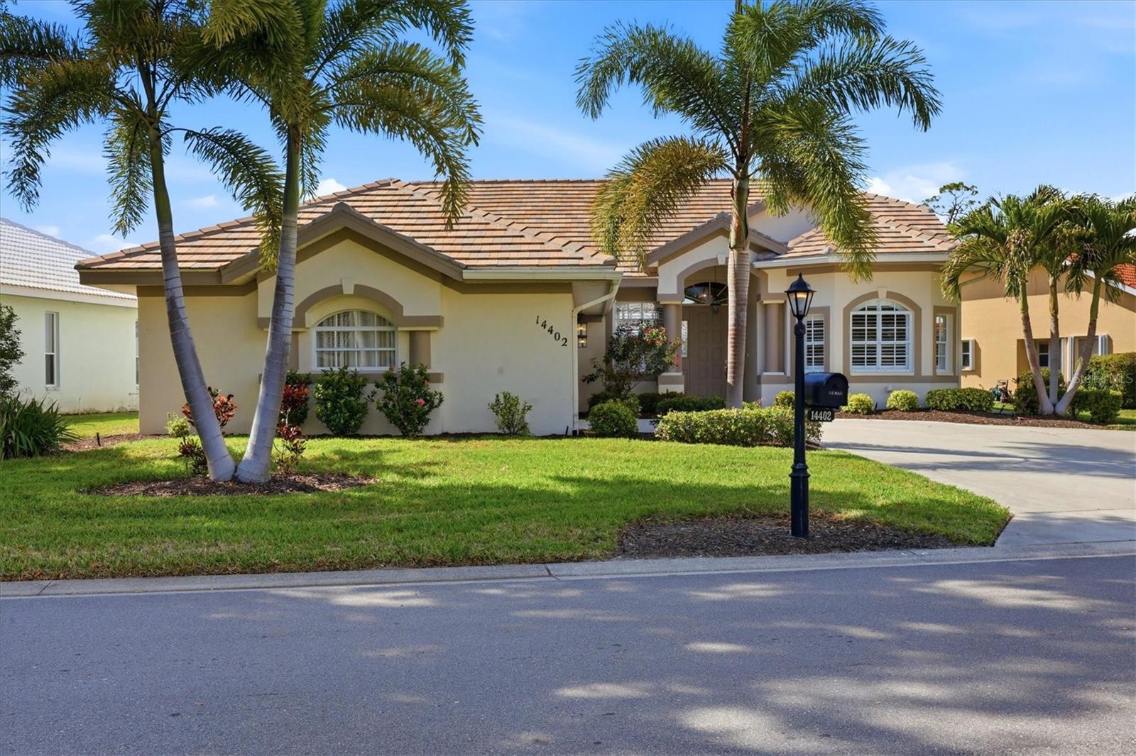 Image 5 of 93 For 14402 Bridgeview Lane