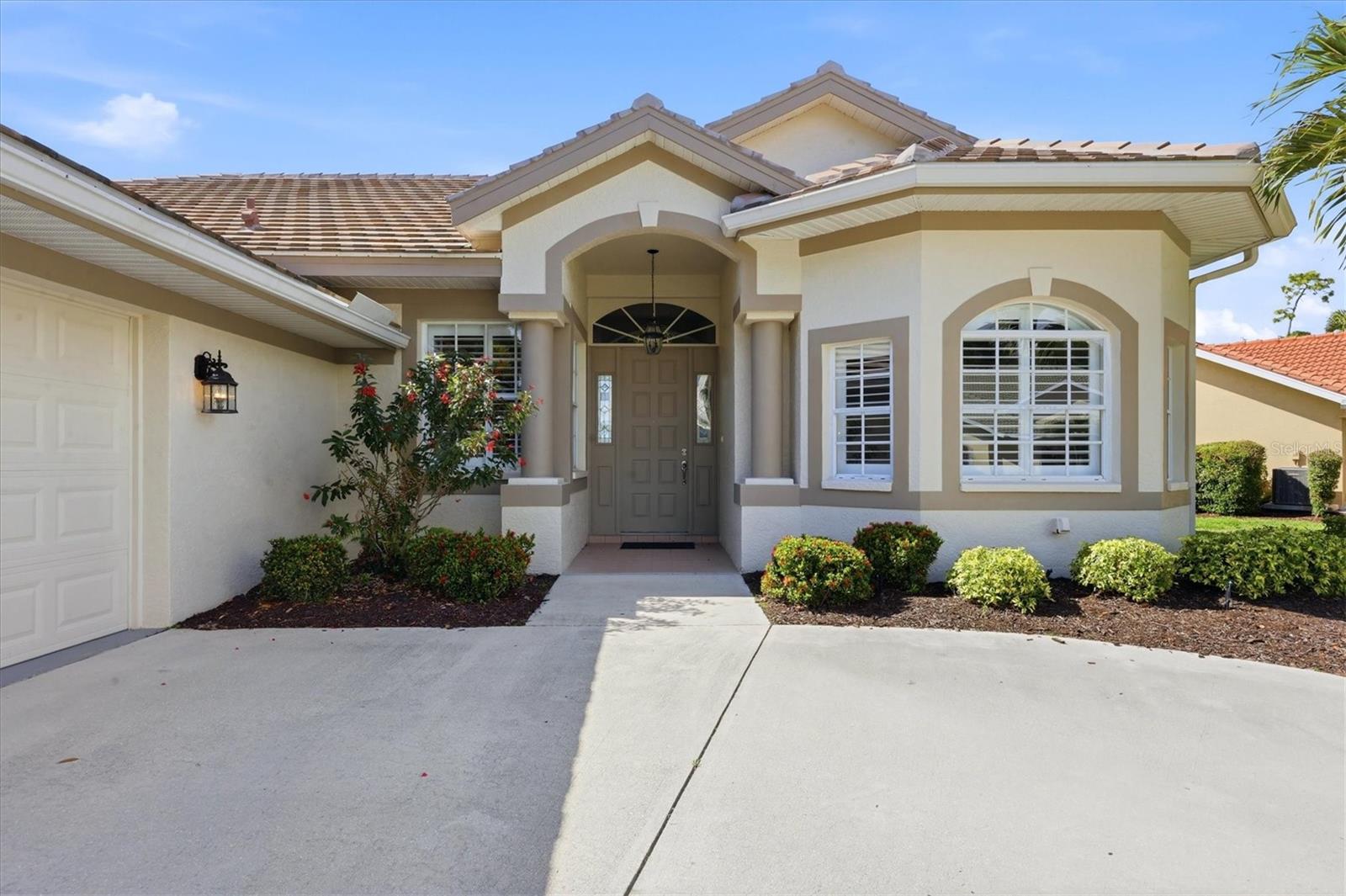 Image 8 of 93 For 14402 Bridgeview Lane