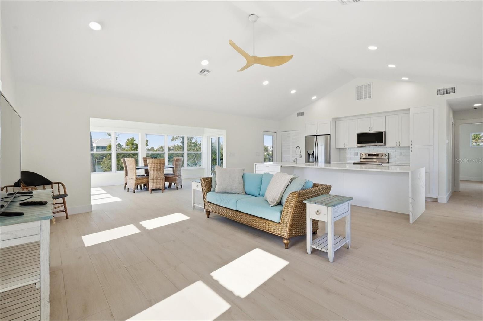 Image 10 of 41 For 281 Bocilla Drive