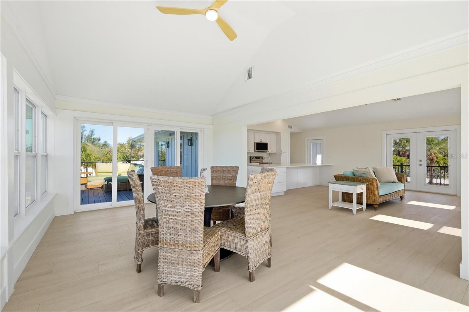 Image 13 of 41 For 281 Bocilla Drive