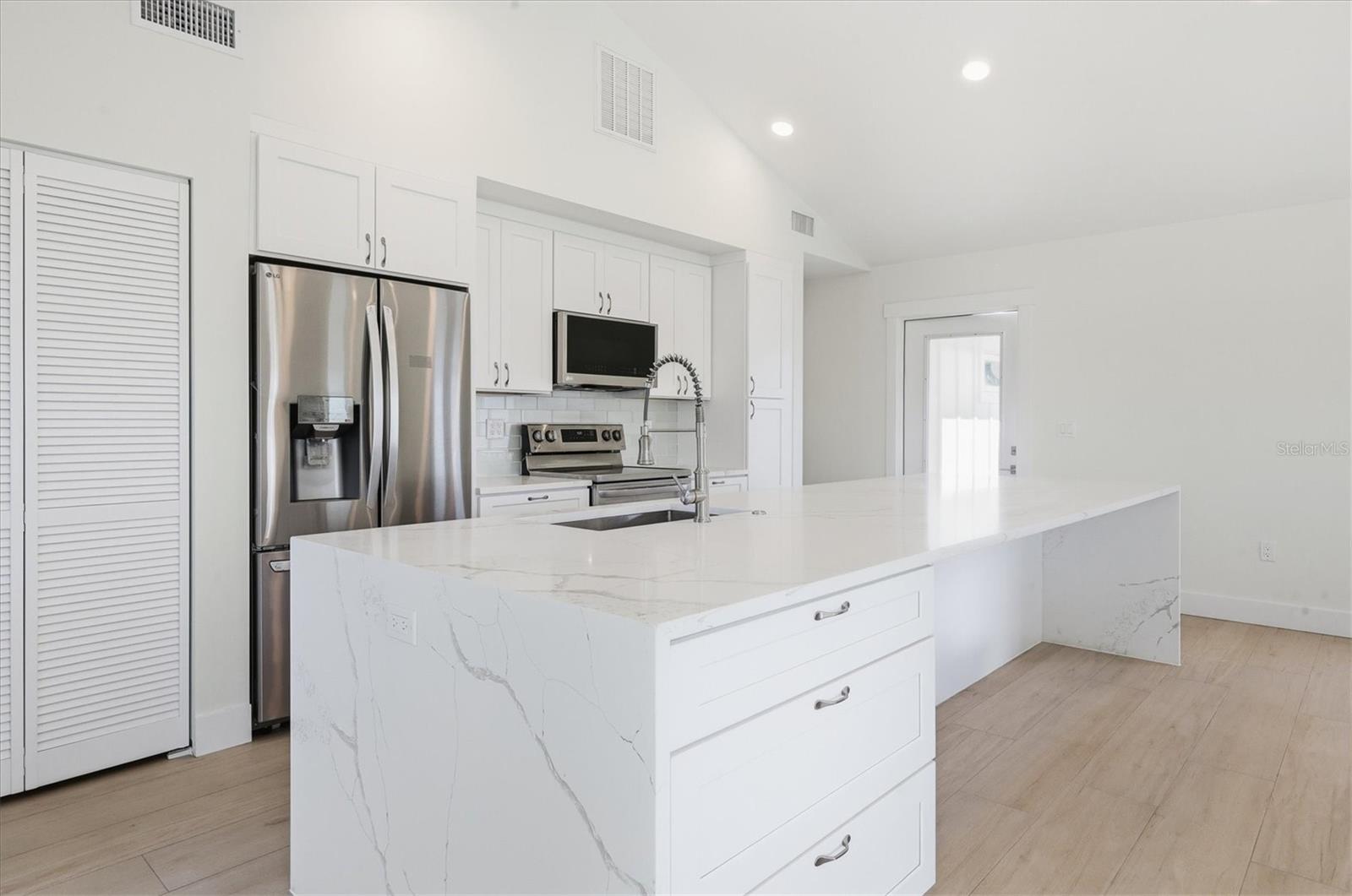 Image 17 of 41 For 281 Bocilla Drive