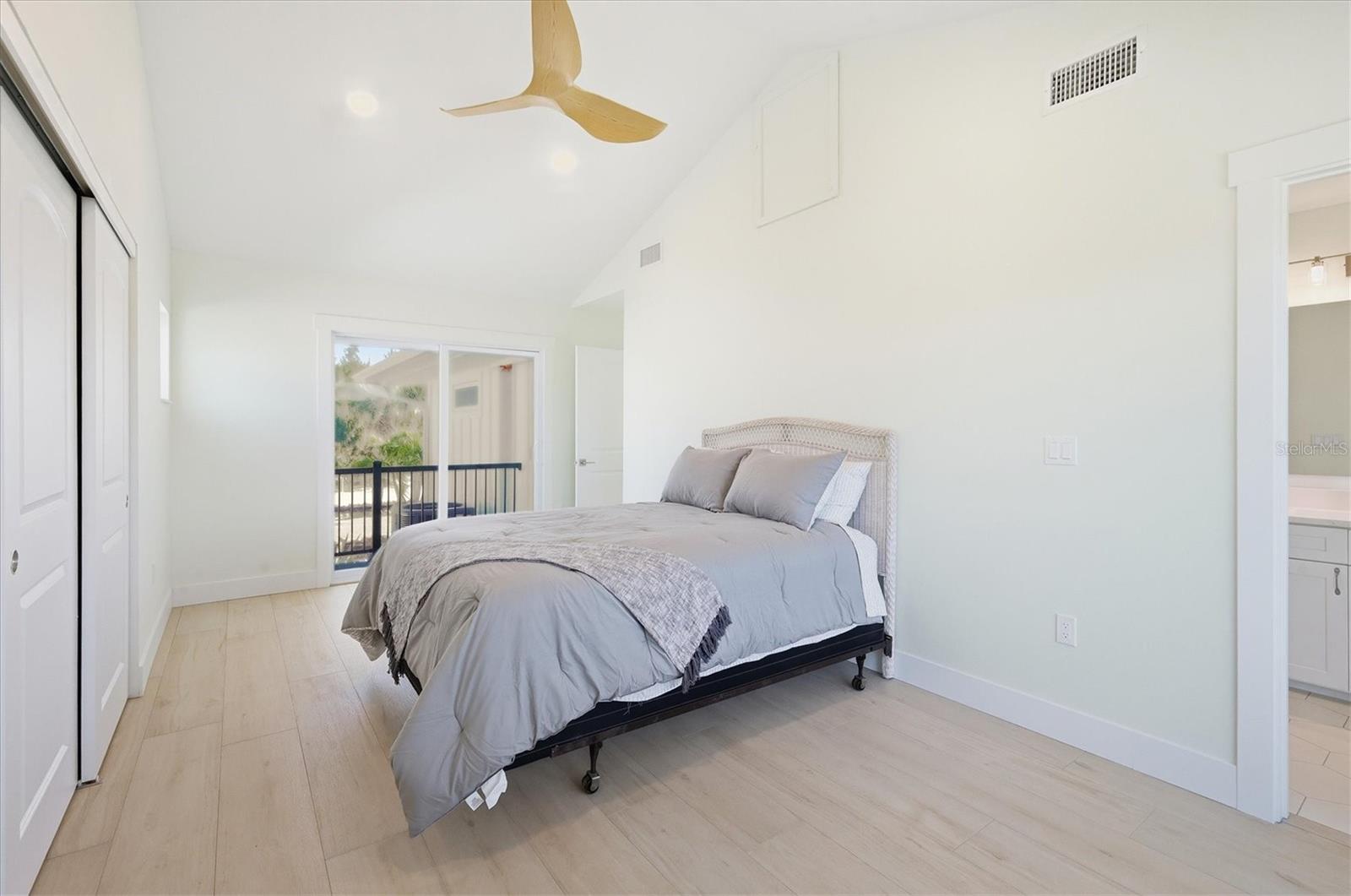 Image 19 of 41 For 281 Bocilla Drive