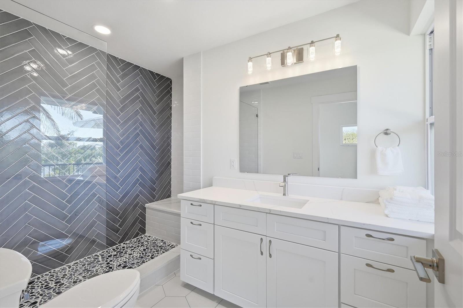 Image 20 of 41 For 281 Bocilla Drive