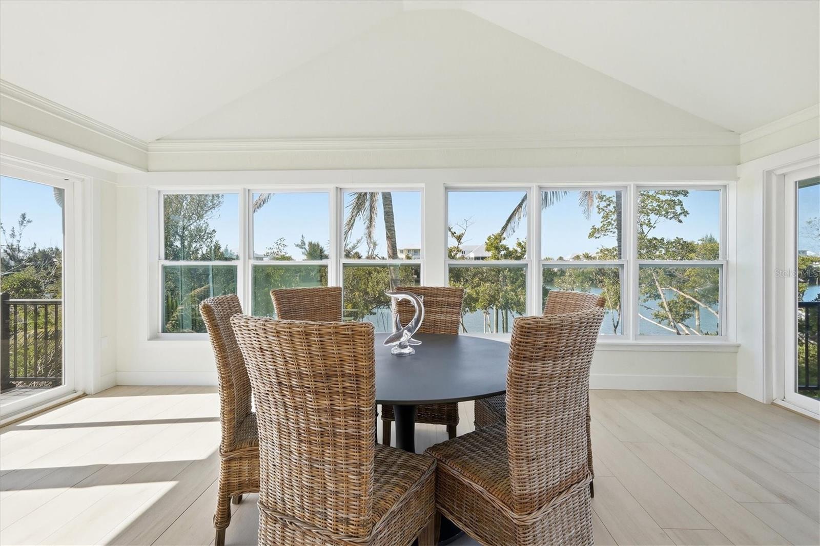 Image 32 of 41 For 281 Bocilla Drive