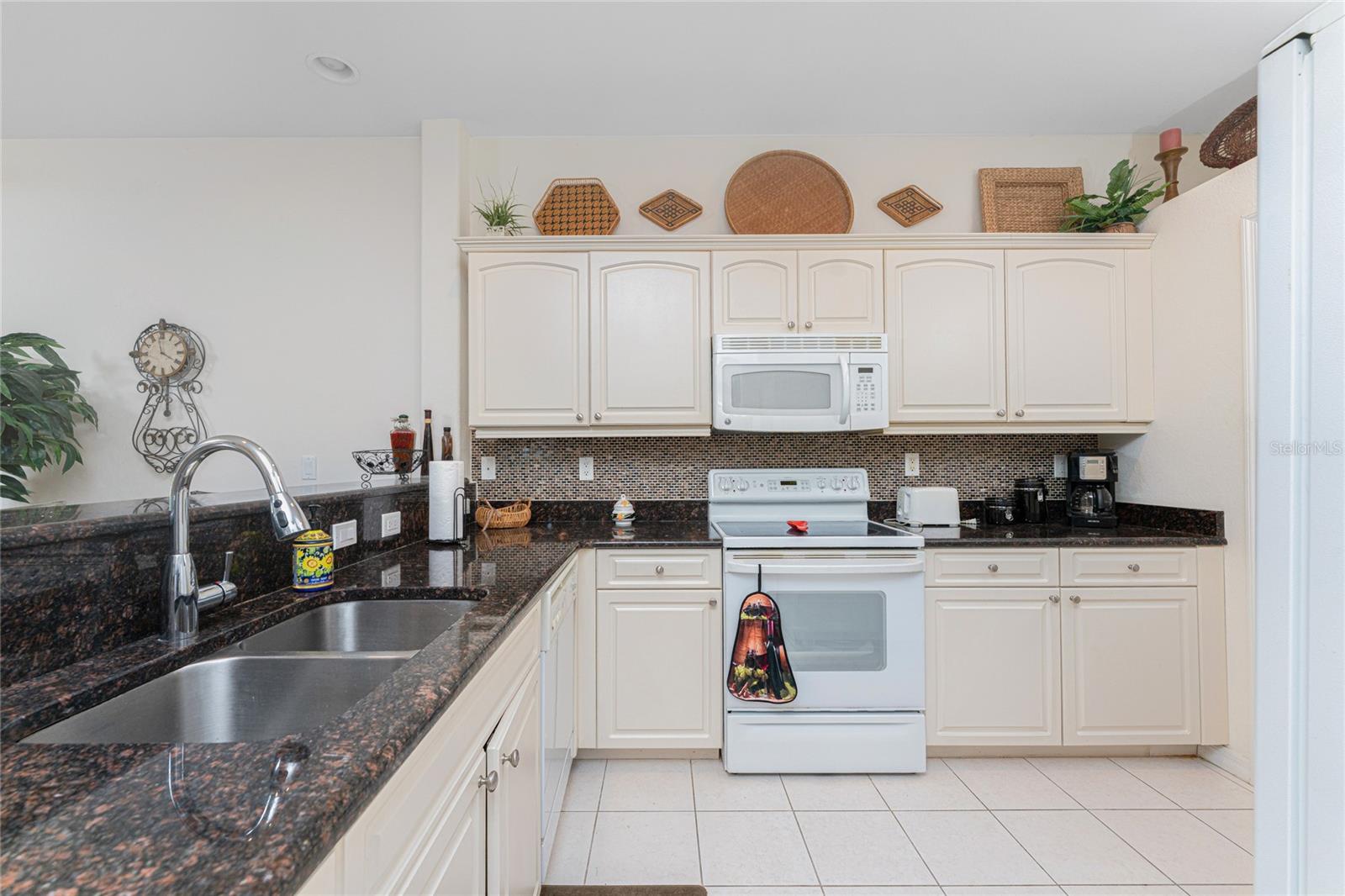 Image 14 of 46 For 102 Natures Way 2101