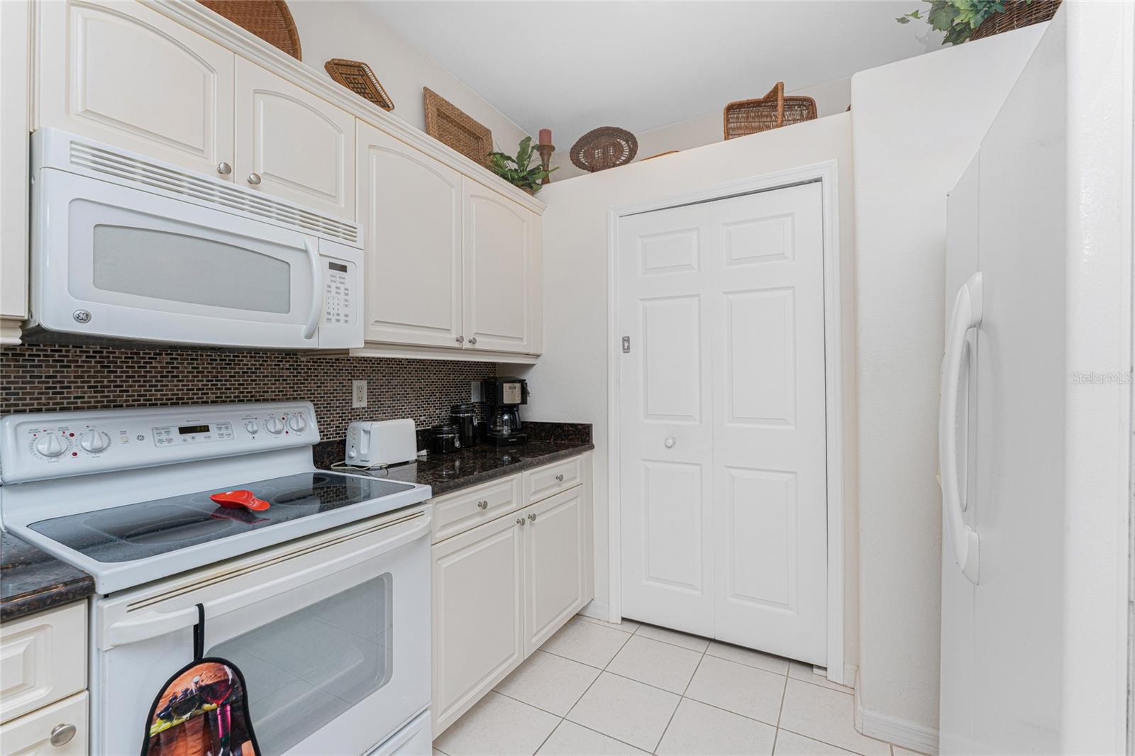 Image 15 of 46 For 102 Natures Way 2101