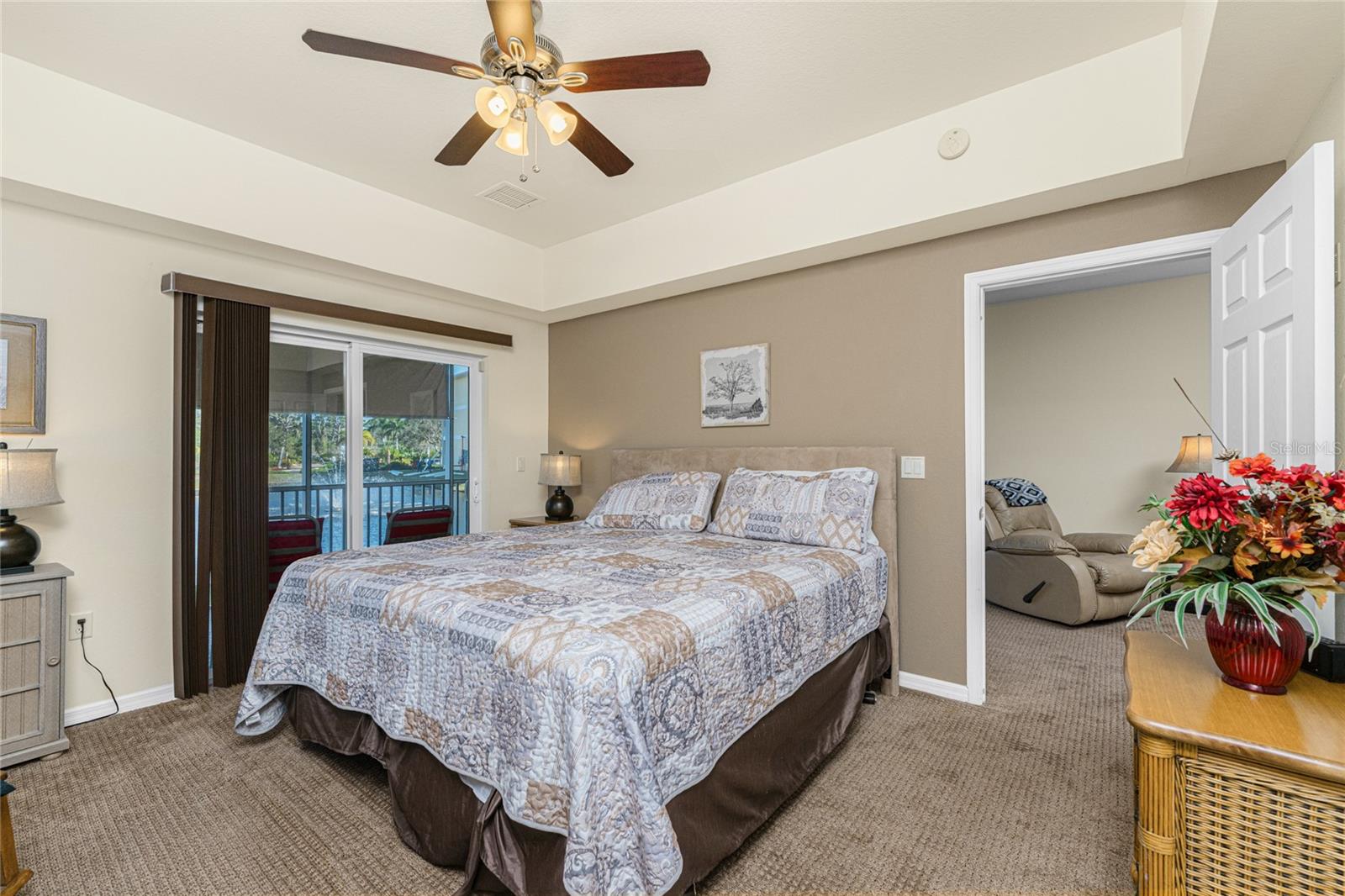 Image 17 of 46 For 102 Natures Way 2101