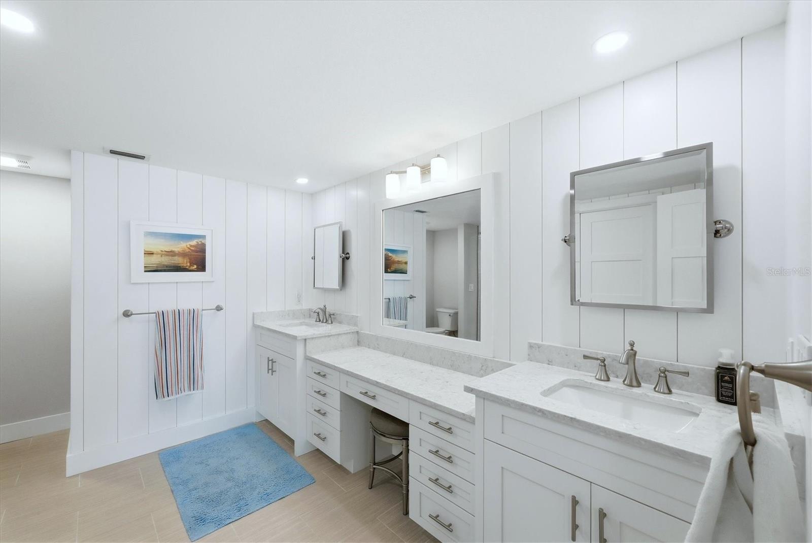 Image 19 of 57 For 11000 Placida Road 2501