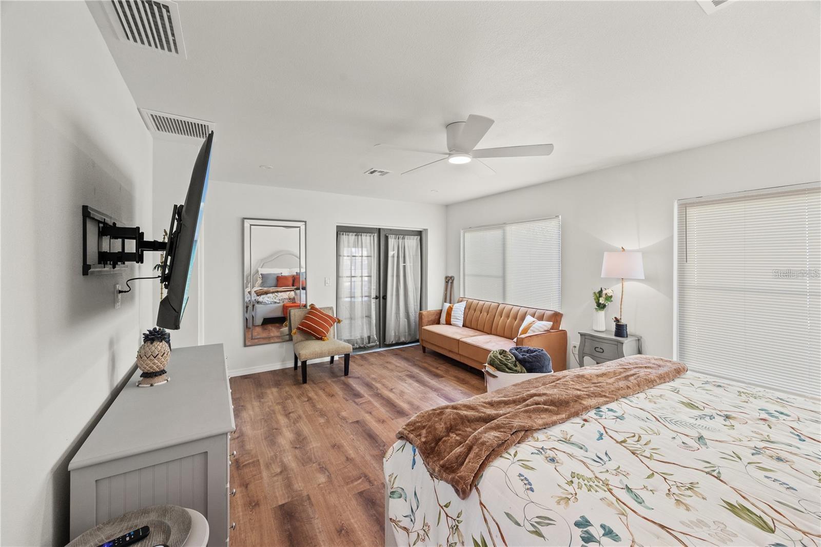 Image 15 of 60 For 3155 Waterside Drive