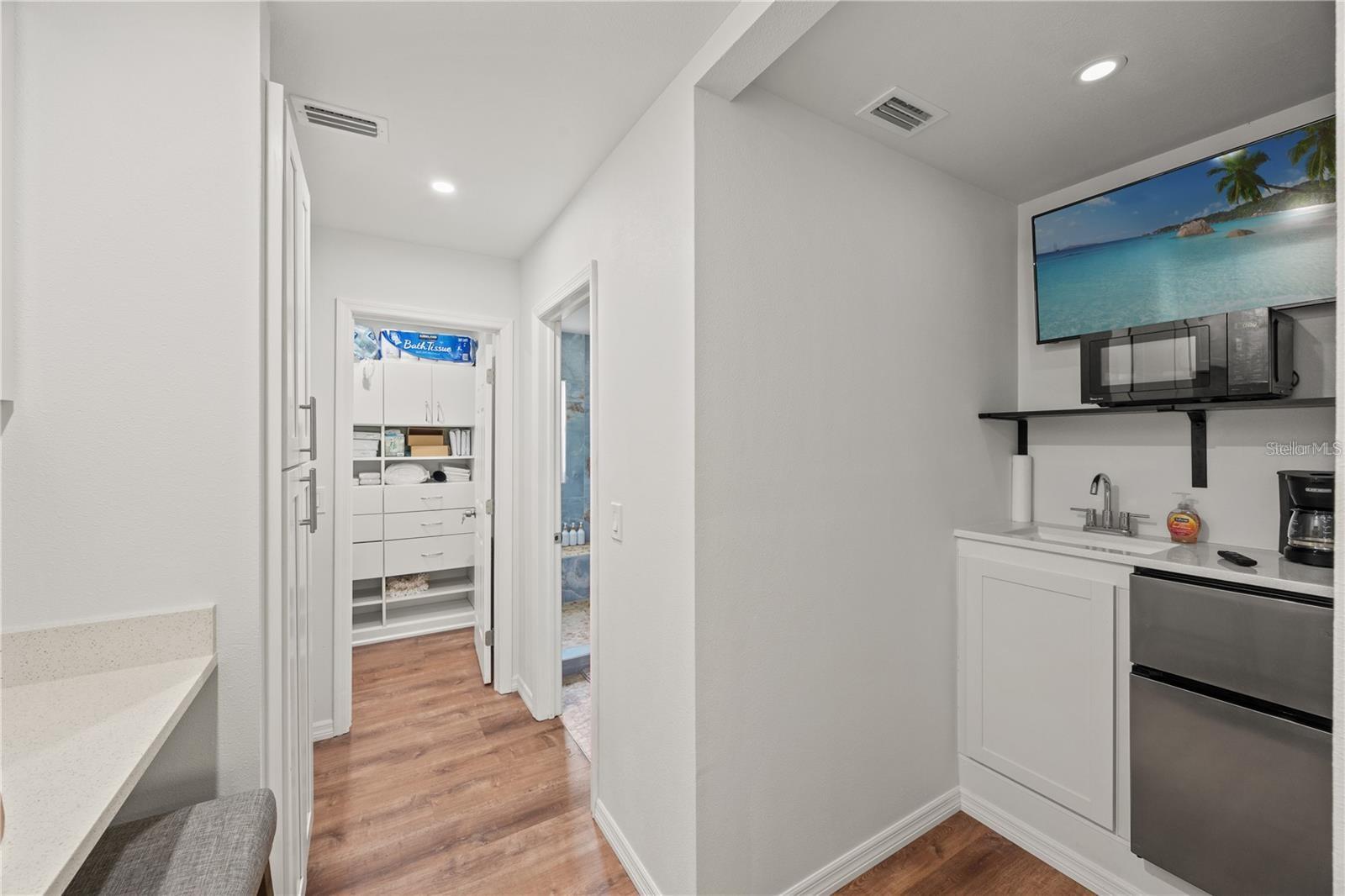 Image 16 of 60 For 3155 Waterside Drive A, B, C