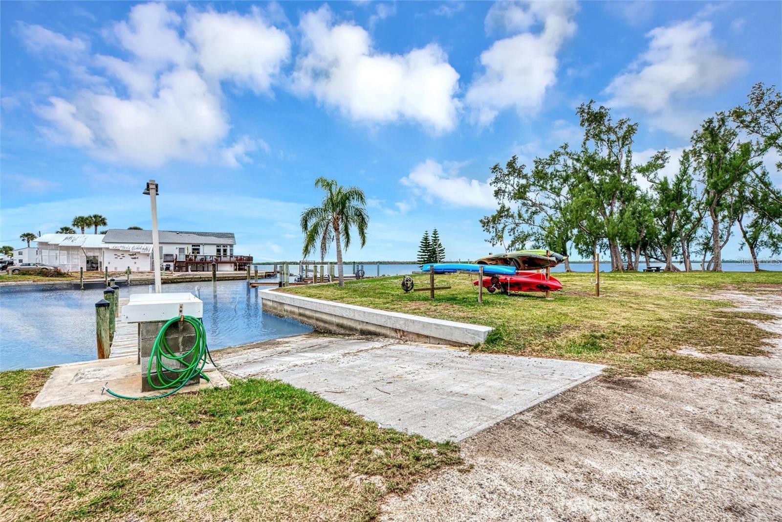 Image 19 of 30 For 7500 Park Pointe Drive 45