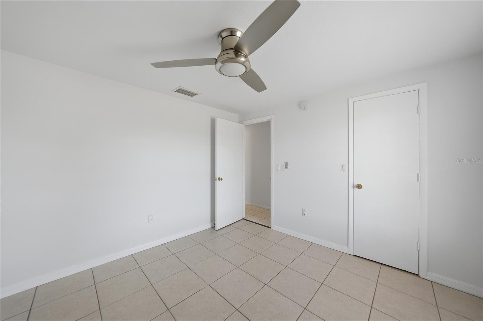 Image 19 of 54 For 60 Rotonda Circle