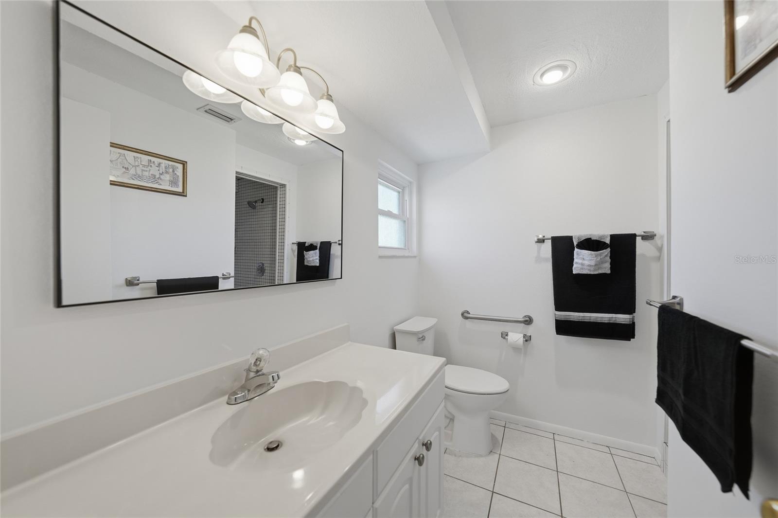 Image 23 of 54 For 60 Rotonda Circle