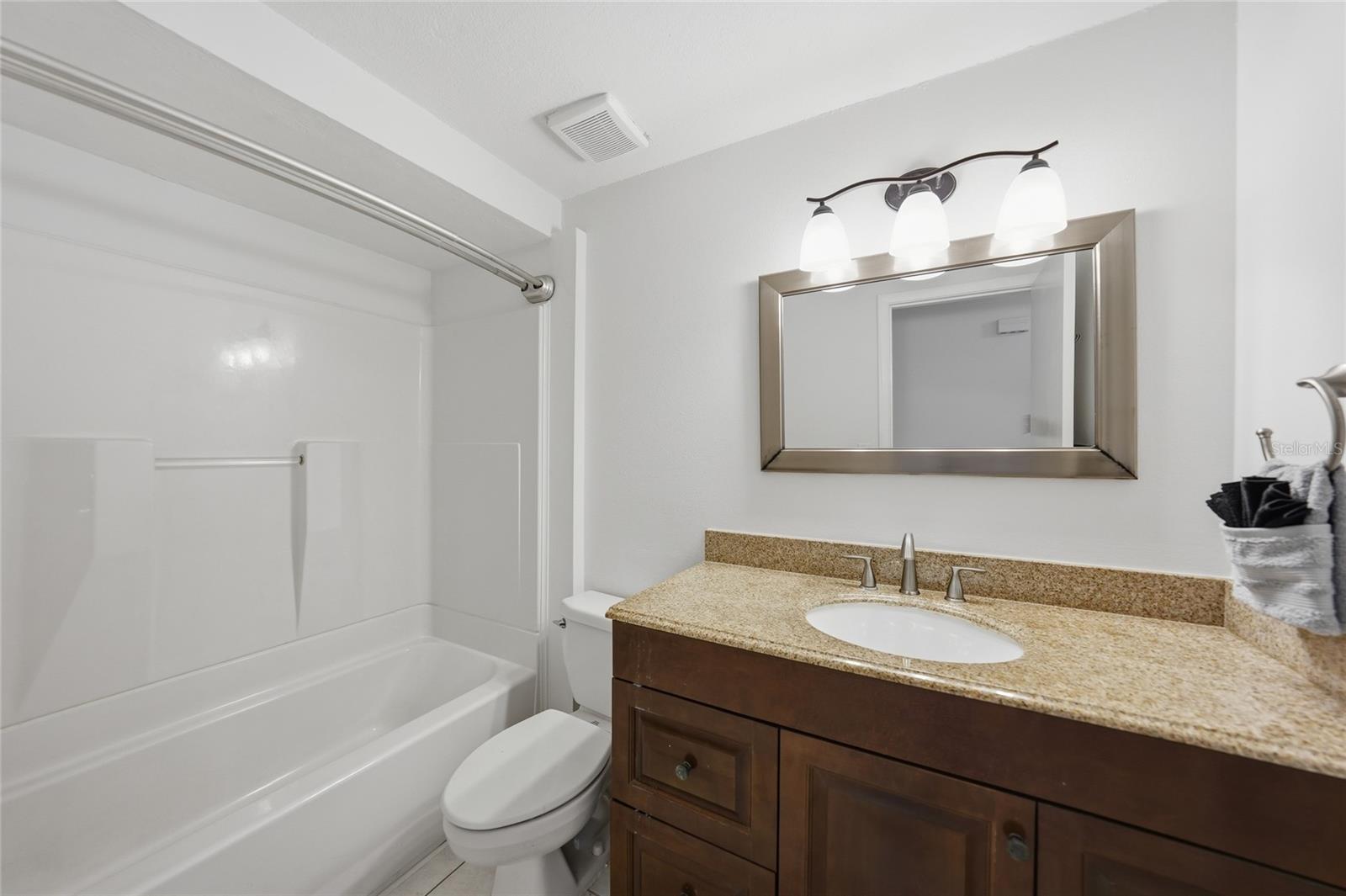 Image 25 of 54 For 60 Rotonda Circle