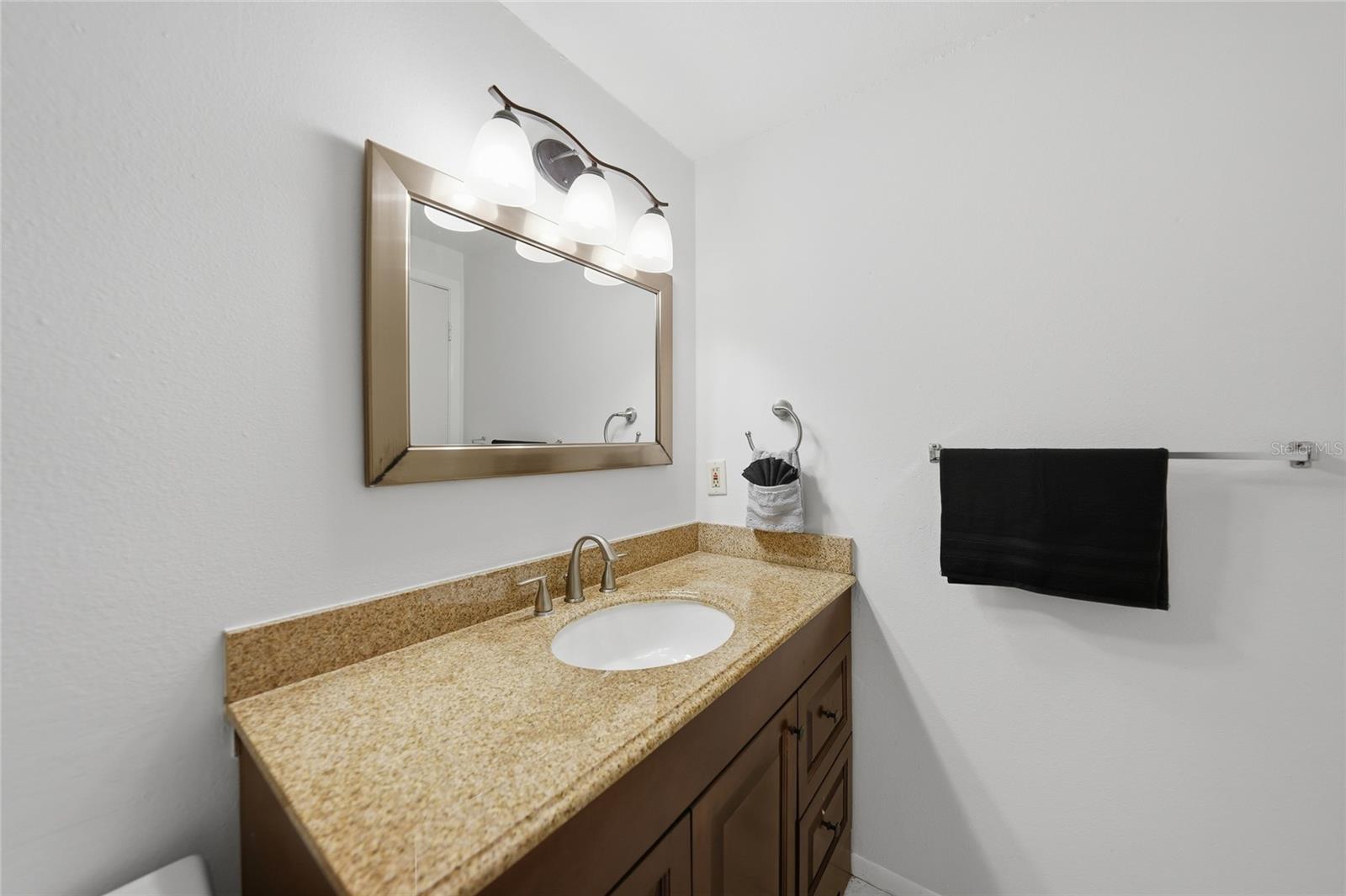 Image 26 of 54 For 60 Rotonda Circle