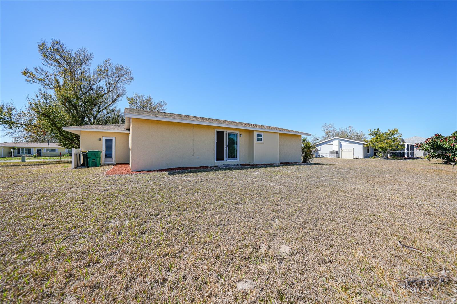 Image 39 of 54 For 60 Rotonda Circle