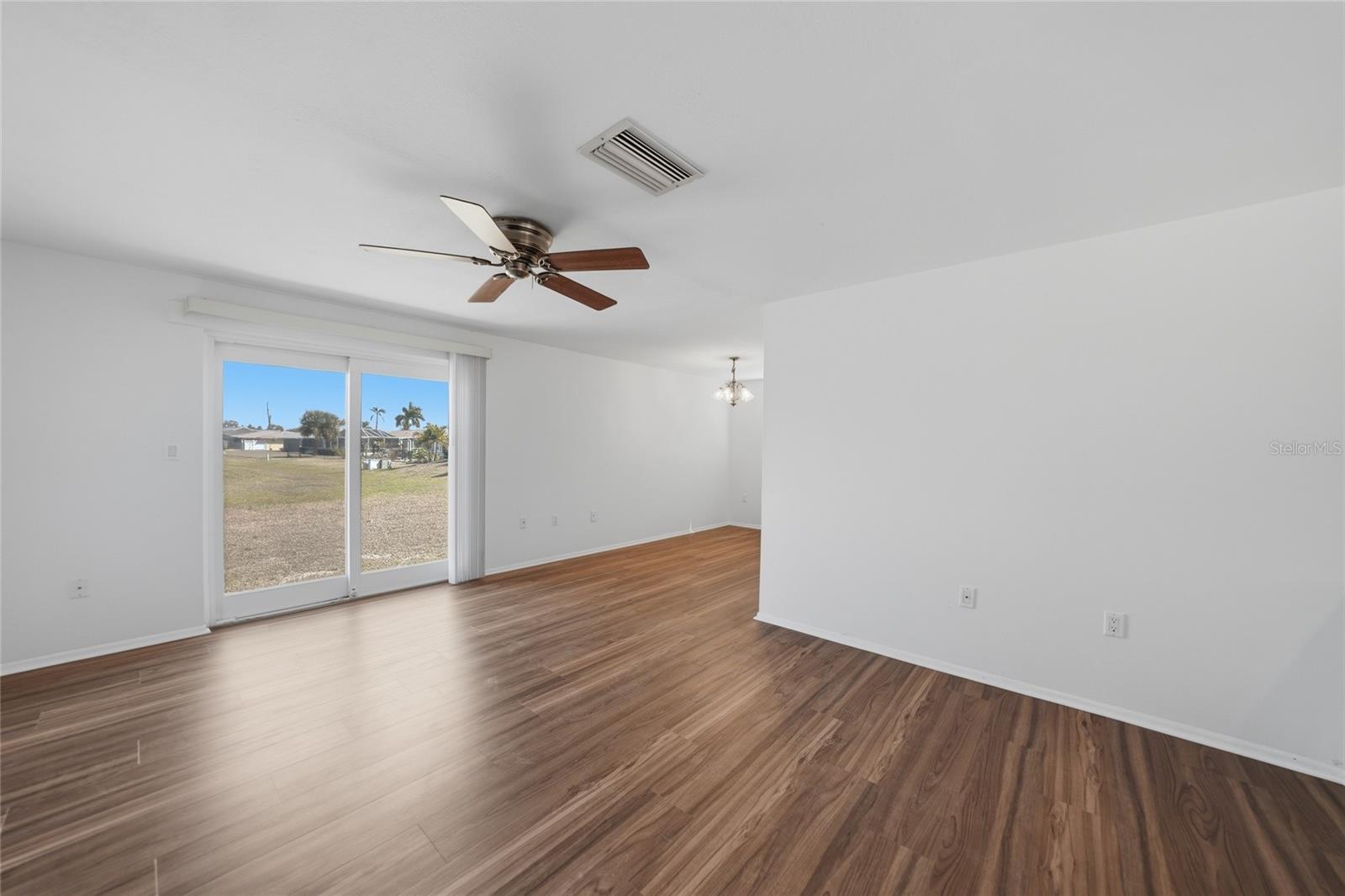 Image 6 of 54 For 60 Rotonda Circle