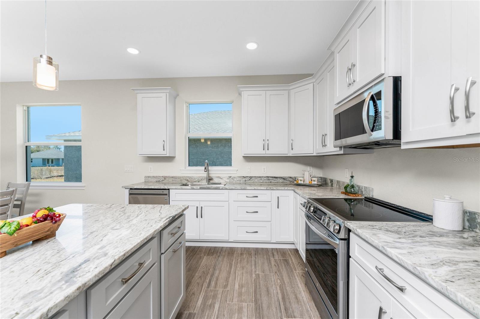 Image 18 of 57 For 399 Sunset Road N