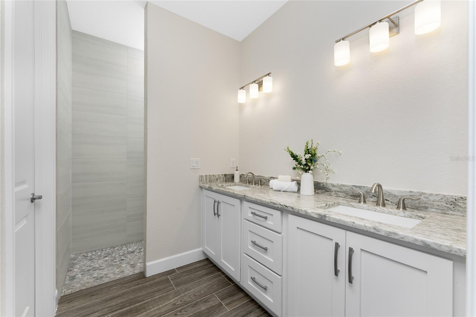 Image 24 of 57 For 399 Sunset Road N