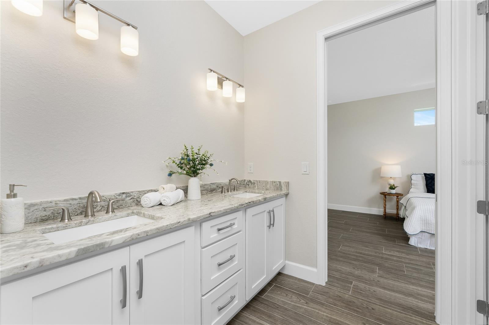 Image 26 of 57 For 399 Sunset Road N