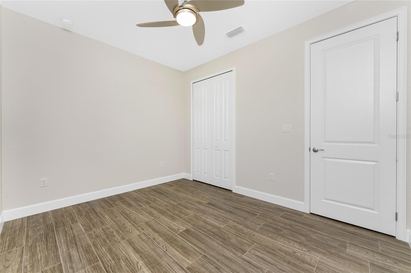 Image 28 of 57 For 399 Sunset Road N