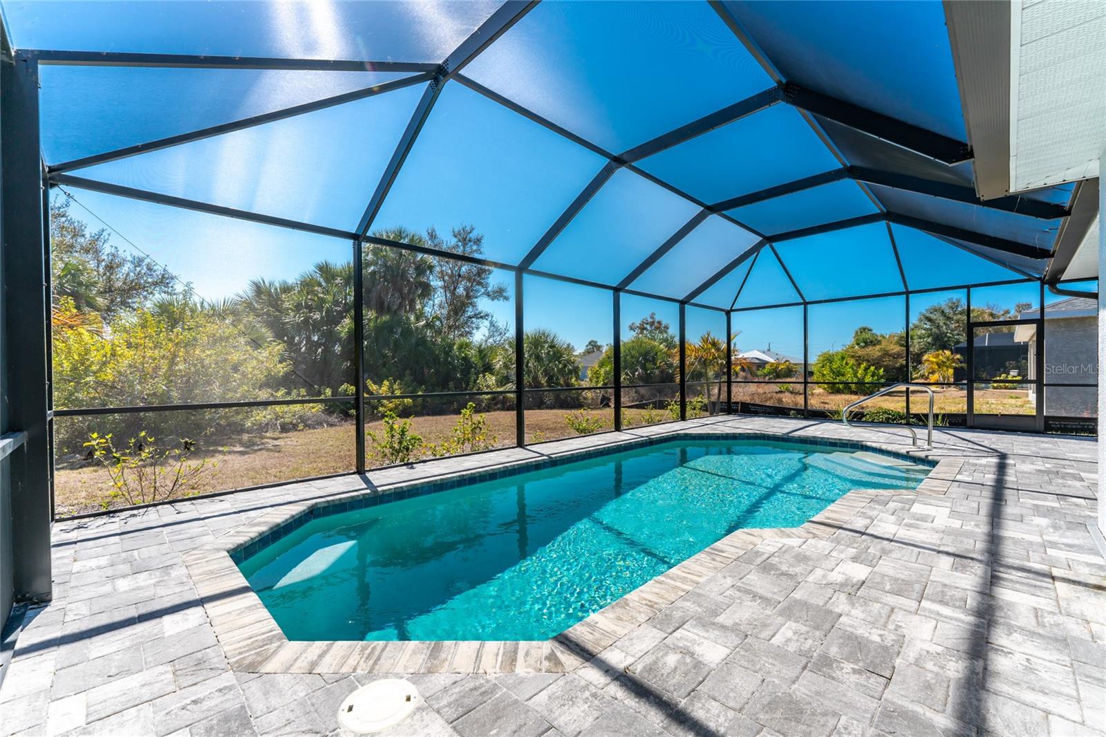 Image 3 of 57 For 399 Sunset Road N